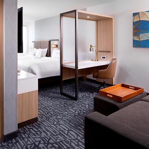 Queen Suite Hearing accessible